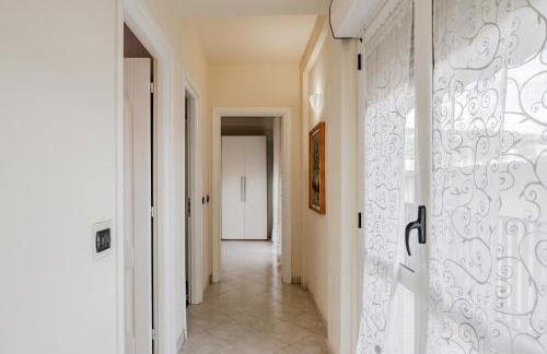 GuestHost - La Spezia Proffiano District Roomy Flat - Photo 11
