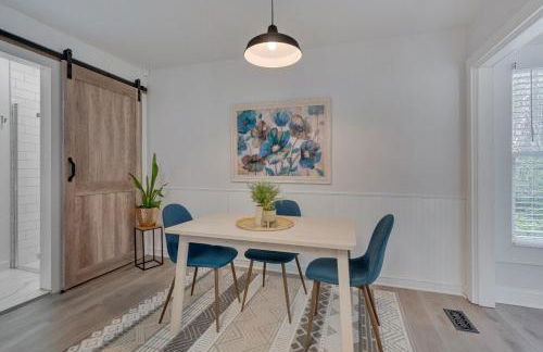 Cozy Fully-Renovated 2 BRM 2 Bath Near North Hills - Foto 13