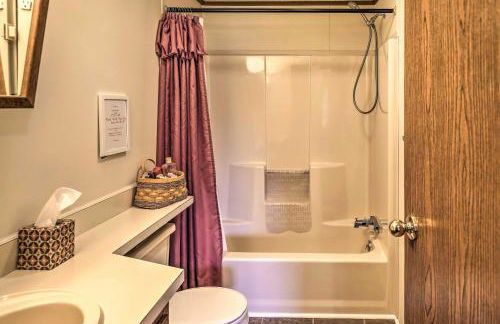 Finger Lakes Retreat with Sunroom, Fire Pit and BBQ! - Foto 18