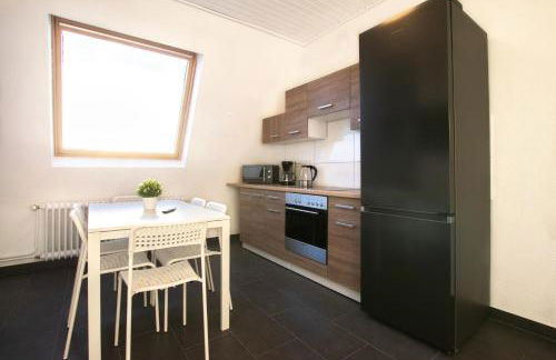 Tolstov Apartments - City Apartments with 2 , 3 and 6 Rooms - 15 Min to Messe DUS and Old Town DUS - Foto 33