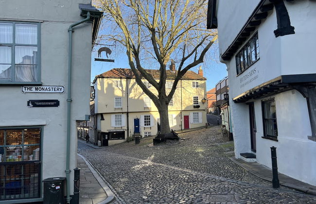 Beautiful Apartment in the Cathedral Grounds - Foto 10