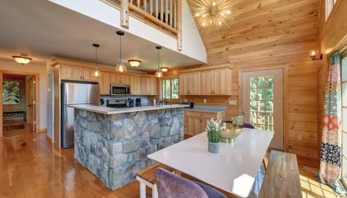 Berkshire Vacation Rentals: Great Barrington Cabin Sleeps 14 Walk To Town - Foto 2