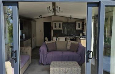 Still Waters Luxury Retreat with Hot Tub -Tattershall Lakes - Foto 9