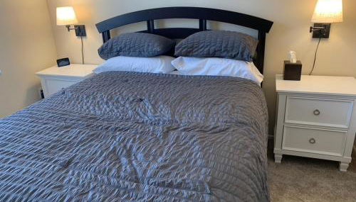 Exclusive Top Floor 1 bedroom in central Irvine one month min - Foto 2