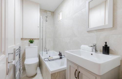 Design Haven! Big Group-Friendly 4BR City Escape in Waterloo's Coolest Corner - Foto 14