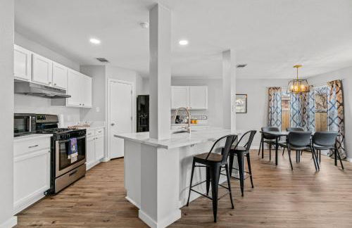 Modern, family friendly home w garage, huge yard! - Foto 11