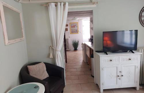 2Bed House Sleeps 4 - Parking Views 3min to Town - Foto 15