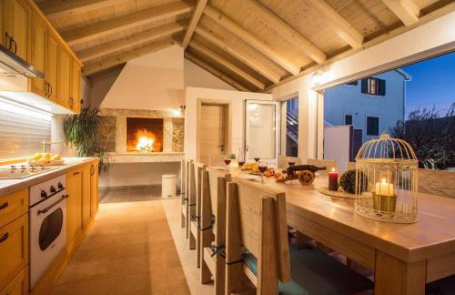 VILLA SKURA private heated pool 32m2, summer kitchen, 4 bedrooms, garden - Photo 36