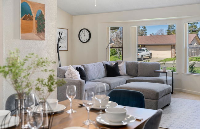 Delightful Home w Fireplace Patio Fire Pit - Foto 23