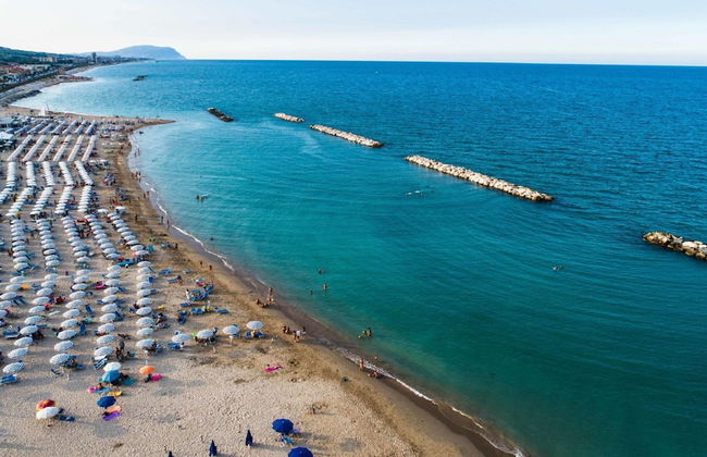 Elegant Villa in Montecosaro Italy with Hot Tub - Foto 36