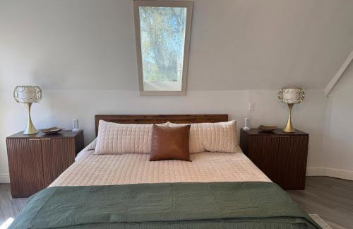 DeLand Dome House- 98 Inch TV - Open Kitchen - Near Bridle Oaks - Photo 44