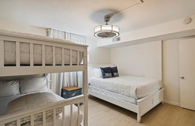 Dolphin Point 203c 2 Bedroom Condo by RedAwning - Foto 2