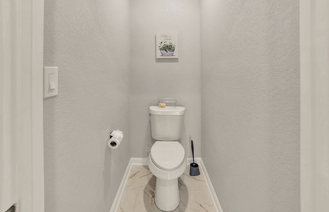 Spacious & Homey 4br/3ba W/amenities Near Downtown - Foto 26