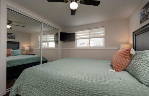 Luxe Family Friendly Retreat w Heated Pool Oasis - Foto 12