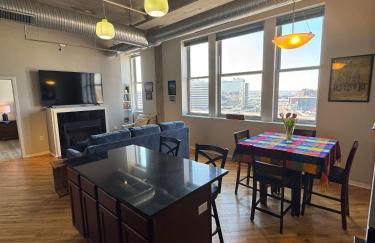 World Cup Luxury Loft -Steps to Fan Fest - Heart of KC Crossroads - 30 Night Min - Foto 17