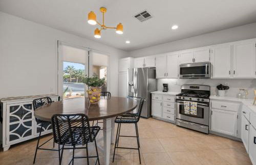 Casa Desert Muse with Heated Pool Spa Firepit Mini Golf and Games - Photo 19