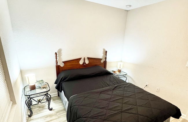 3 Bed Home 5 Mins to JAX Airport & Zoo - Foto 8