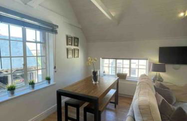 The Coach House - Photo 50