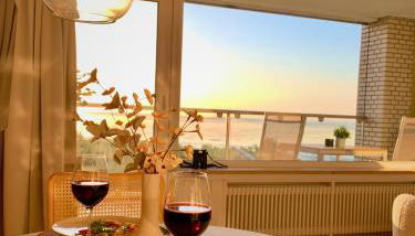 Panoramameerblicksuite direkt am Strand, Garage Wlan, Aufzug, Smarttv,Bettwäsche,Handtücher, Netflix uvm - Foto 2