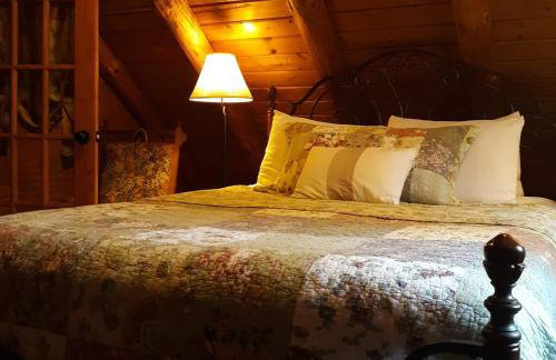 Deer Valley Retreat, Lovely Log Cabin with Fireplace & Garden Views- Perfect for a Relaxing Getaway! - Foto 72