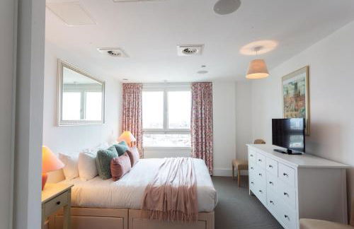 2 Bed 2 Bath Penthouse With Amazing Views with Free Parking - Foto 20