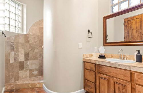 The Debonair Derby by PaseoHomesAZ with Heated Pool - Foto 64