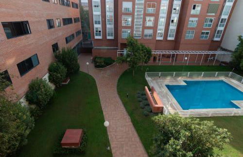 Vivienda con zona de trabajo, piscina y parking - Foto 25