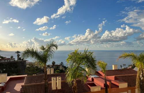 Nomad's Nest - Sea View Apartment with Pool - Ideal for Vacation & Remote Work - Foto 1