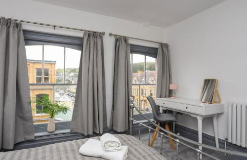 Harbourside Apartment - Photo 19