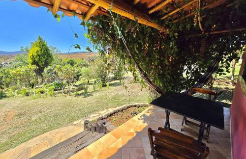 Chalés Vila Carrancas - Ao lado do centro com piscina, cozinha completa e muita tranquilidade - Foto 96