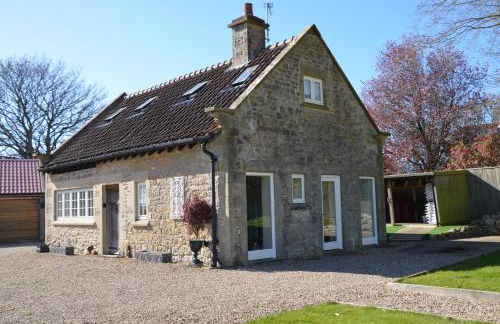 Luxury Old Stone Cottage, Beautifully Presented - Photo 29