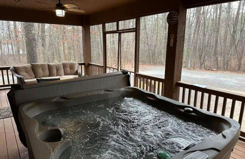 Secluded Cabin - Games, Fire Pit, Hot Tub, Pet OK - Foto 38