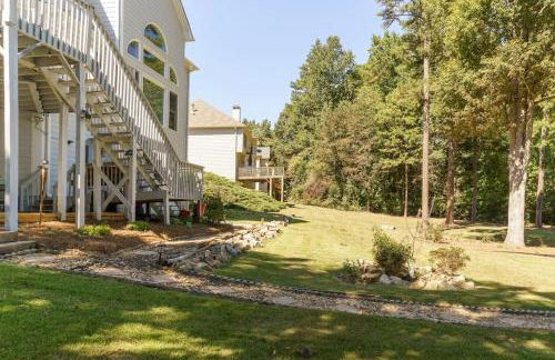 Relaxing Retreat with 55-Inch TV and Lake Views - Foto 15