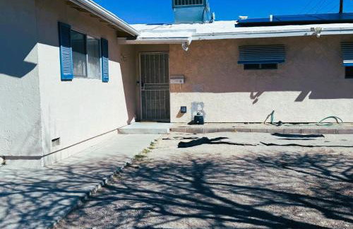 Vintage Apt Private Pool Oasis Sleeps 6 5 Min DT - Foto 45