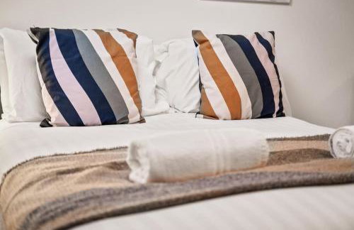 Huge Duplex in Great Location - Foto 35