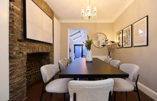 Behind the Blue Wall - Foto 13