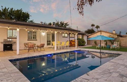 Shangri La Home - Boho Chic with Patio Pool & Grille - Foto 1