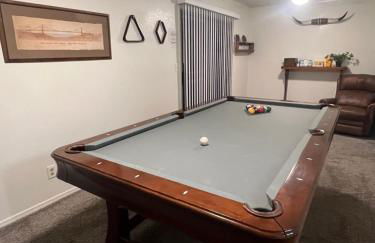 Cheerful 3BR 2BA Sauna Spa Pool Table PPong BBQ More - Foto 6