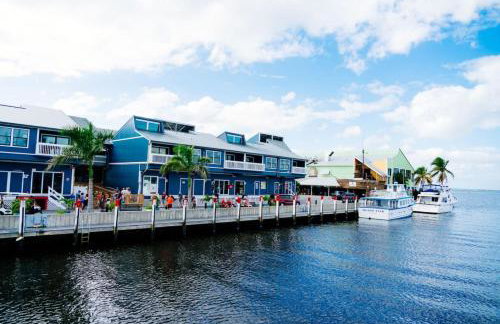 Villa Hibiscus-Waterfront-Free Heated Pool-Dock-Bikes-Other Amenities - Photo 39