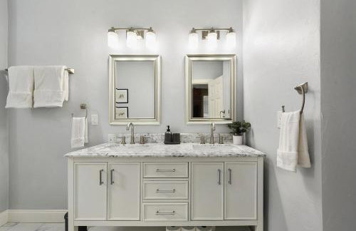 FREE Parking, Netflix in East Liberty By Parks and Uni - Foto 7