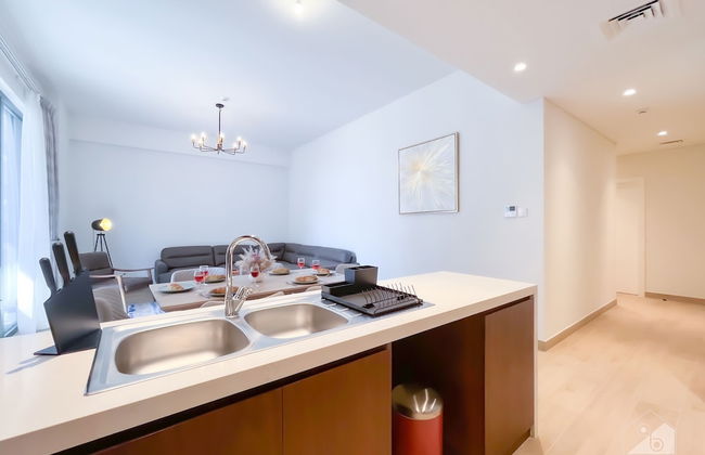 Stunning Beach View Apt. with Balcony Jumeirah La Mer - Photo 12