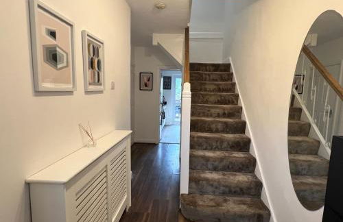 3 Bedroom modern house 15 min to tube, shops near by - Foto 7