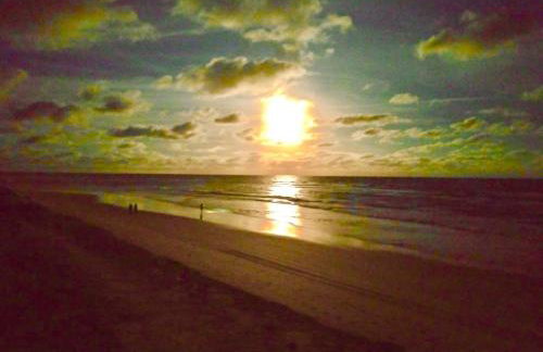 Apartamento amplo de frente para o mar em Resort - Foto 43