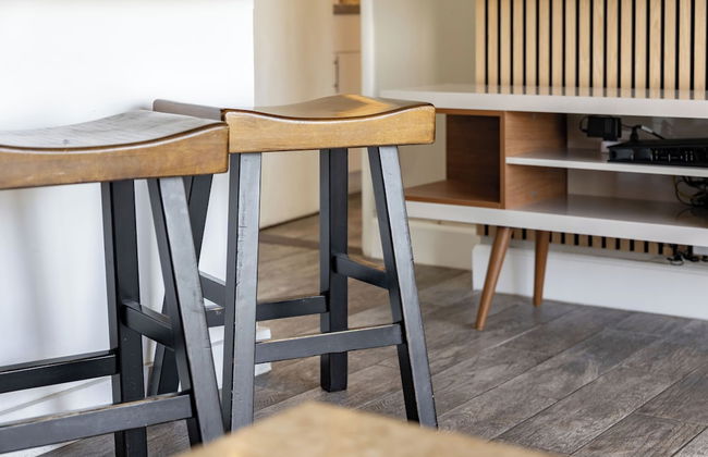 Partial Ocean View Condo with 2 Beds and Parking - Foto 77