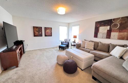 4BR Family Pool Home Minutes from Disney - Foto 27