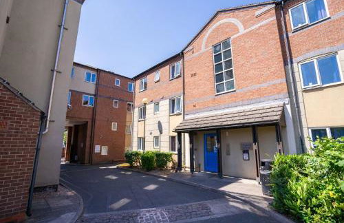 Ensuite Bedrooms with Shared Kitchen and Apartments at Simpsons Hall in Nottingham - Photo 15