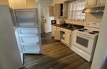 Fenced Yard Centrally Located-Parkway Village Pad - Foto 51