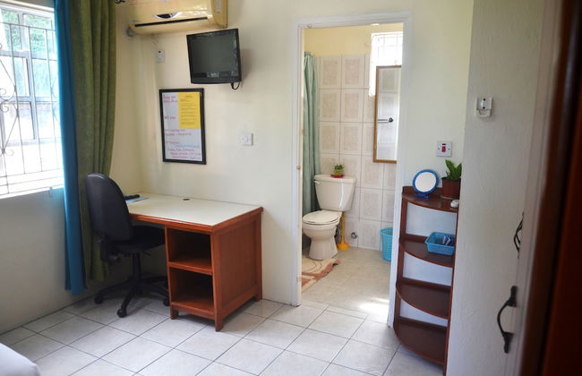 Louislyn Apartments - Photo 5