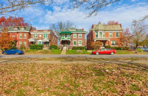Tower Grove Park 4BR Home with Garage ABODEbucks - Photo 40