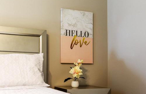 Cozy & Modern 5BR Smart Home with Yard and BBQ - Foto 16